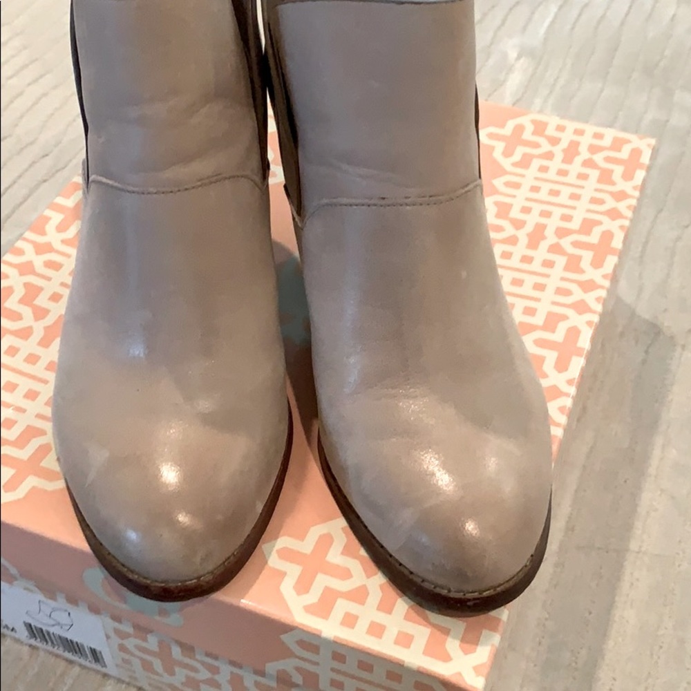 Ankle boots